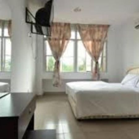 Melawati Ria Hotel Kuala Selangor Bagian luar foto