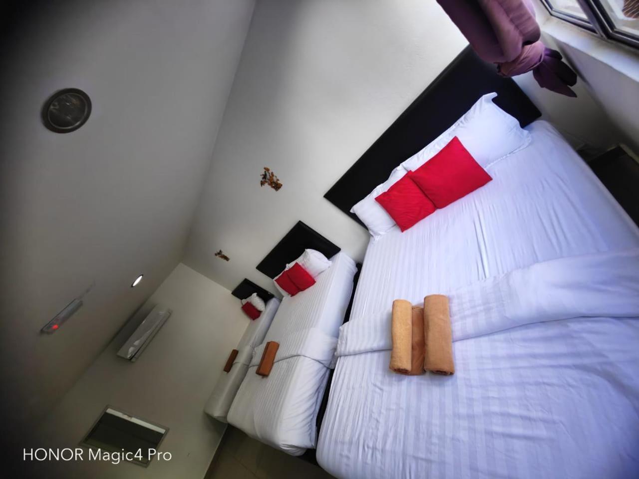 Melawati Ria Hotel Kuala Selangor Bagian luar foto