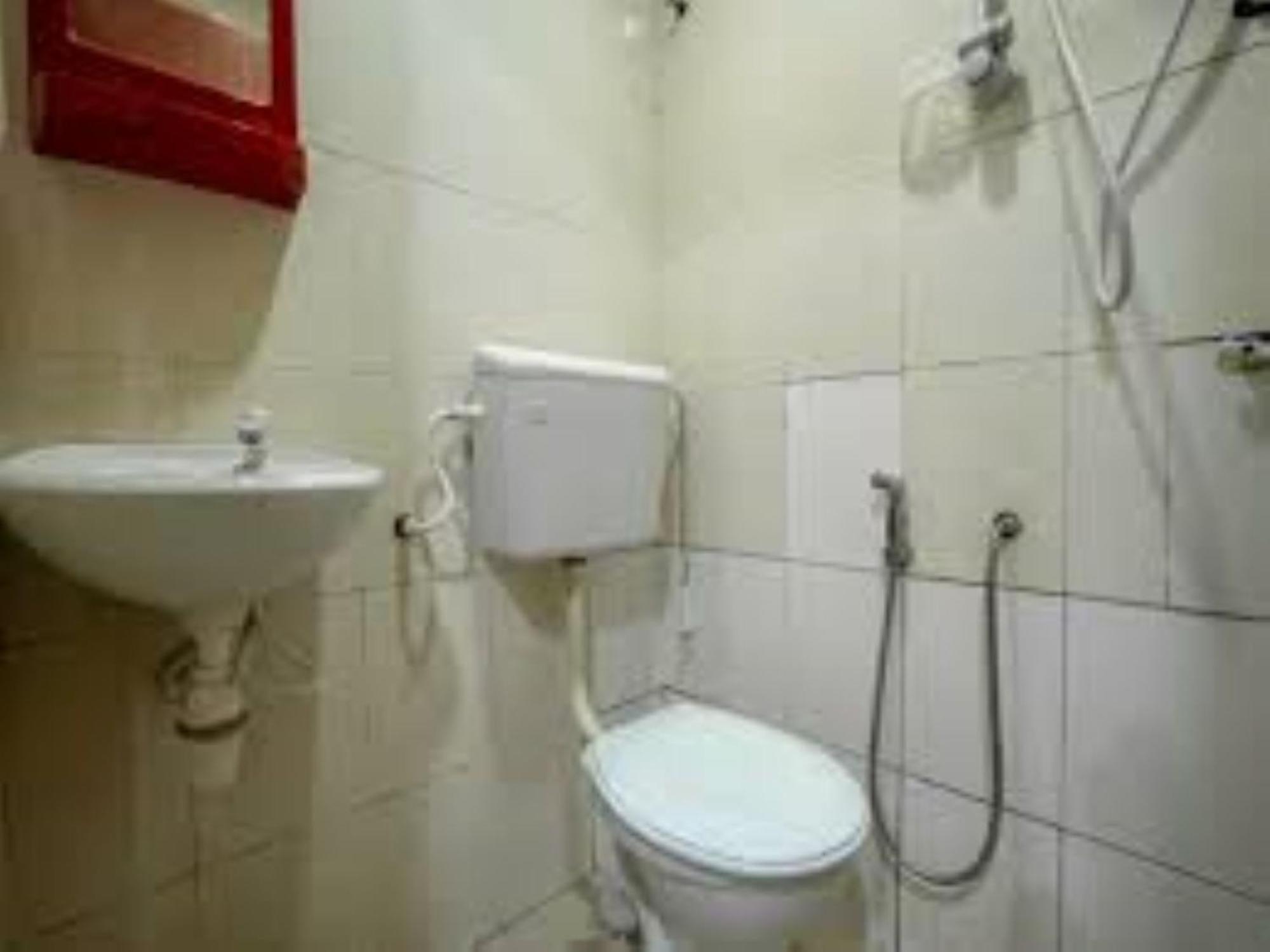 Melawati Ria Hotel Kuala Selangor Bagian luar foto