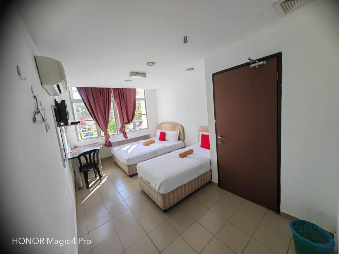 Melawati Ria Hotel Kuala Selangor Bagian luar foto
